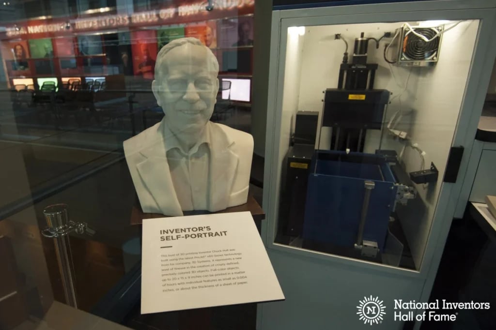 Charles Hulls invented the 3D printer in 1948.